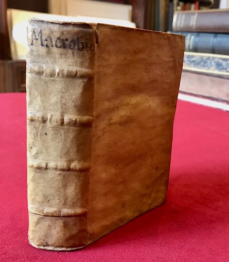  Macrobio (Ambrosius Theodosius Macrobius) Hoc volumine continentur. Macrobij interpretatio in somnium Scipionis a Cicerone confictum. Eiudem Saturnaliorum libri septem. Haec omnia Nicolaus Angelius... summa diligentia correxit, imprique curavit Anno a nativitate D.XV. supra mille mense Iulio (1515) impressum Florentiae opera & sumptu Philippi Iuntae